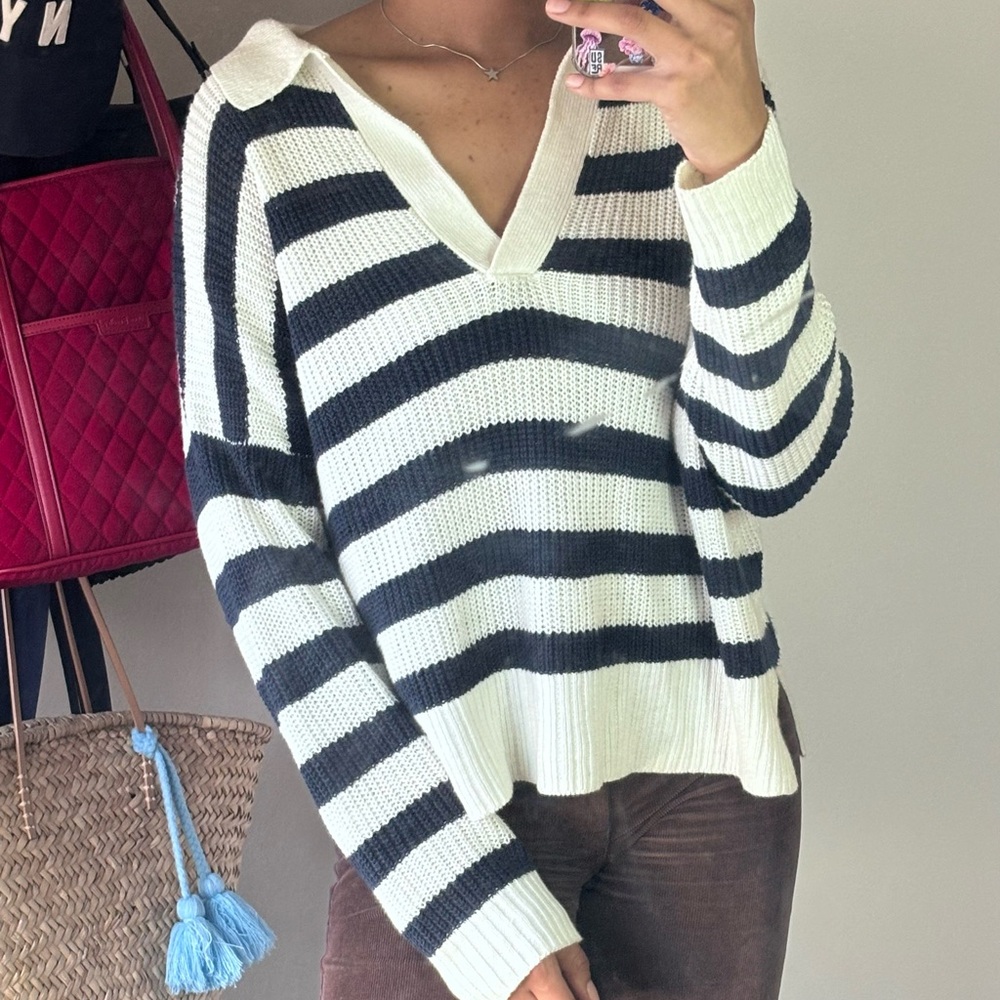 Women’s Faherty Brand Striped V-Neck Sweater - Navy Blue and White